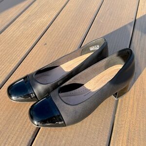 NWOT Clark’s Marilyn Sara Pumps